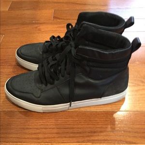 Men’s Express Sneakers. Size 12